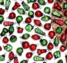 50 Pieces Green and Red Ornaments For Tree Decoration - Glass Christmas Ornaments